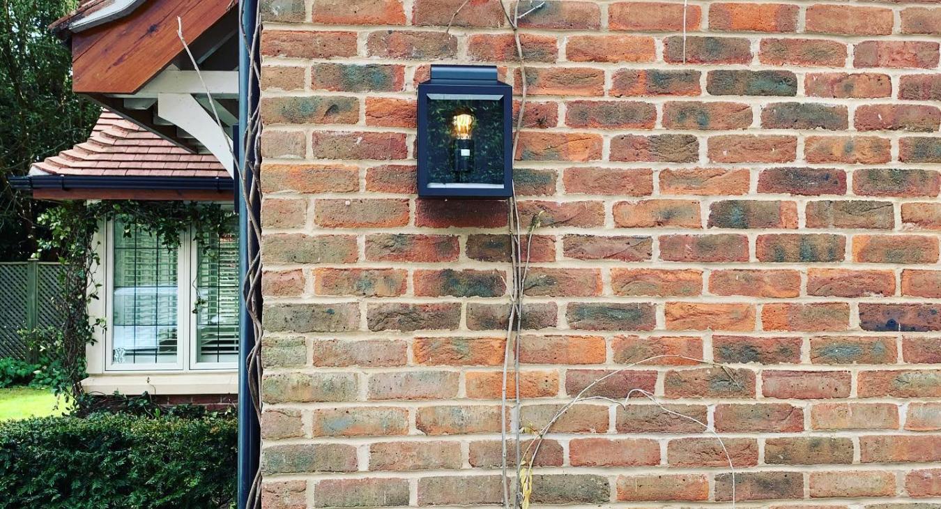 Outdoor lighting electrician in Bracknell